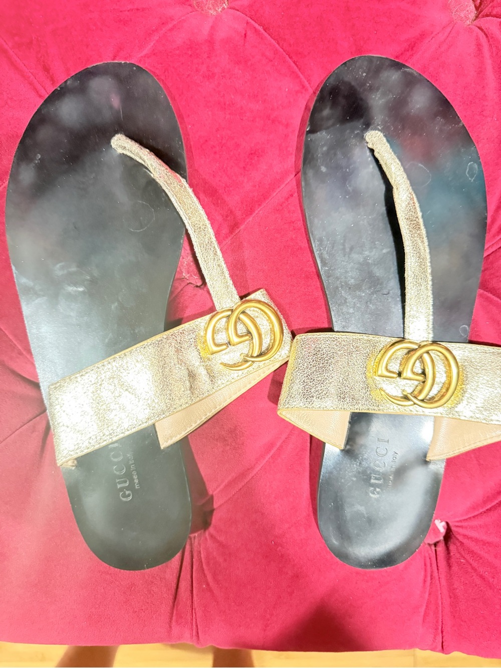 Gucci Gold Metallic Leather Thong Sandals with Black Footbed - Picture 7 of 11